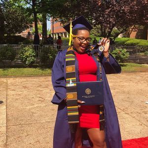 Meet your Posher, Nia